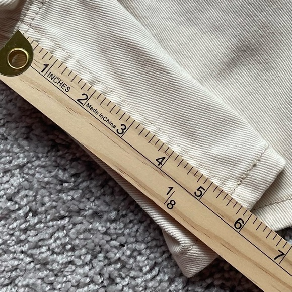 LL Bean Women’s Size 14 Cream Denim Shorts 100% Cotton 5 Pocket Zip Fly Closure - Picture 6 of 11